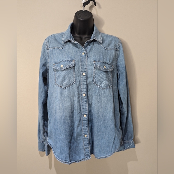 Gap Pearl Snap Button Denim Shirt - Picture 1 of 5